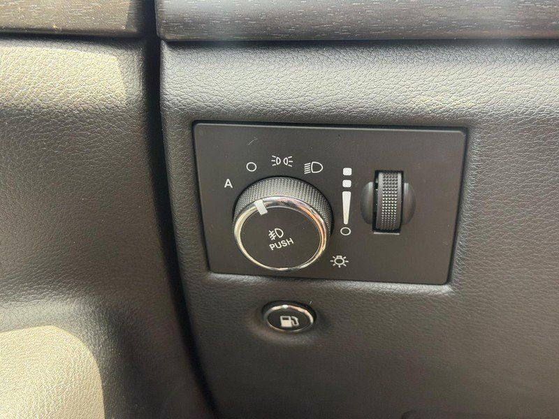 Used 2015 Jeep Grand Cherokee Altitude AWD/4WD image 17