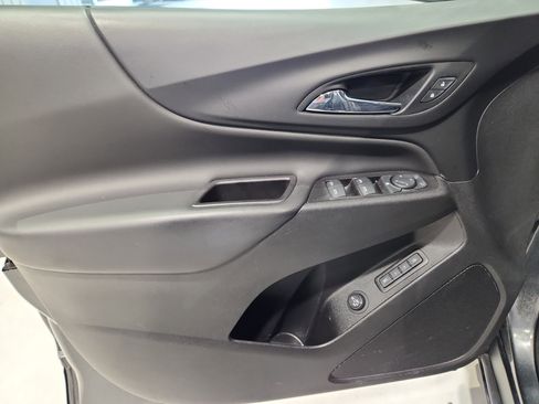 Used 2020 Chevrolet Equinox LT w/ Sport Edition image 14