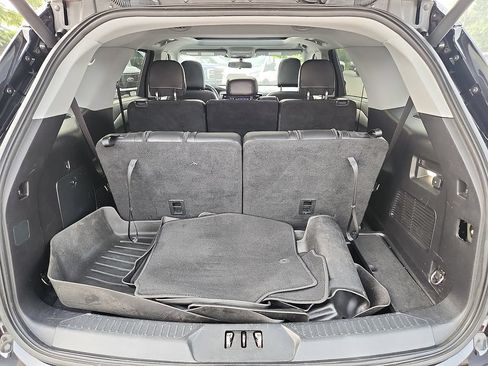 Used 2021 Ford Explorer XLT w/ Equipment Group 202A AWD/4WD image 30