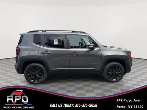Used 2017 Jeep Renegade Altitude AWD/4WD image 11