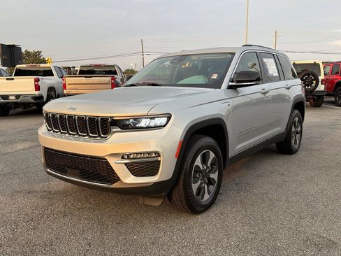 Used 2022 Jeep Grand Cherokee Limited 4xe AWD/4WD image 2