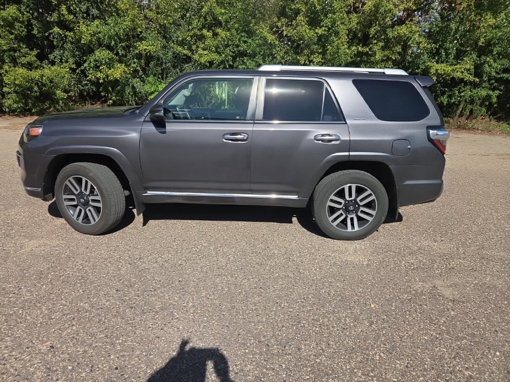 Used 2018 Toyota 4Runner Limited AWD/4WD image 4
