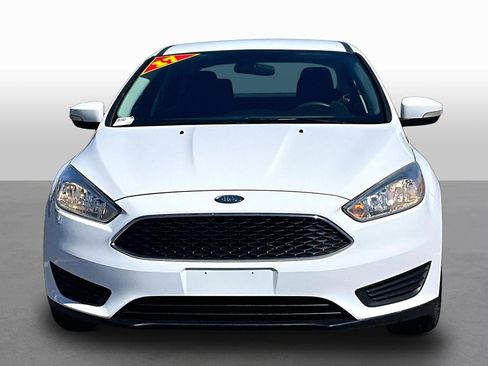 Used 2017 Ford Focus SE image 3