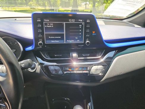 Used 2021 Toyota C-HR XLE FWD image 19