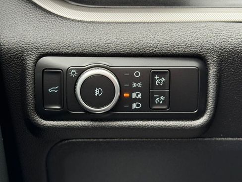 Used 2023 Ford Explorer XLT w/ Equipment Group 202A image 27