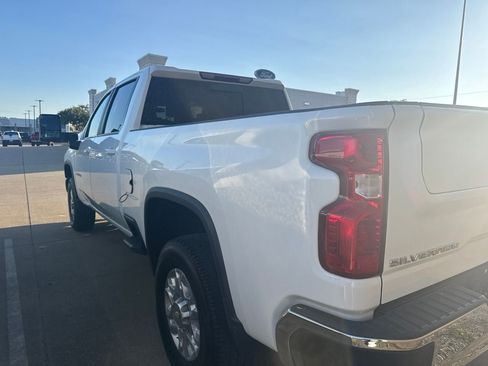 Used 2022 Chevrolet Silverado 2500 LT w/ Convenience Package AWD/4WD image 7