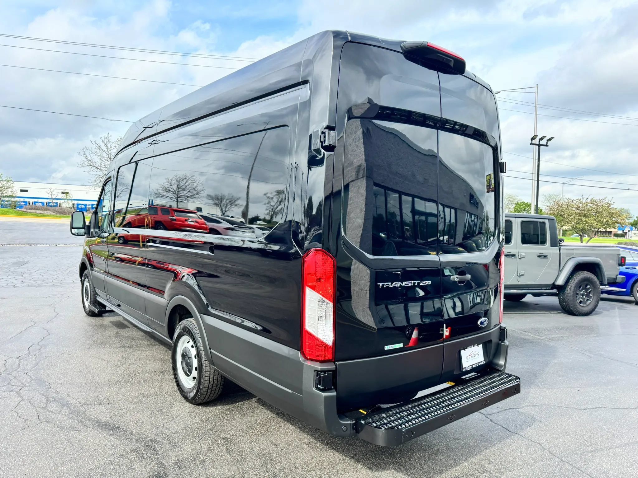 Used 2023 Ford Transit 250 148 High Roof Extended RWD image 3