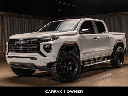 Used 2025 GMC Canyon Denali AWD/4WD image 5