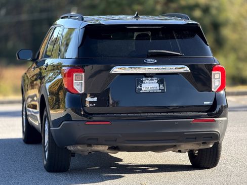 Used 2020 Ford Explorer XLT image 4