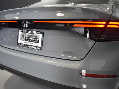 Used 2025 Honda Accord SE image 12