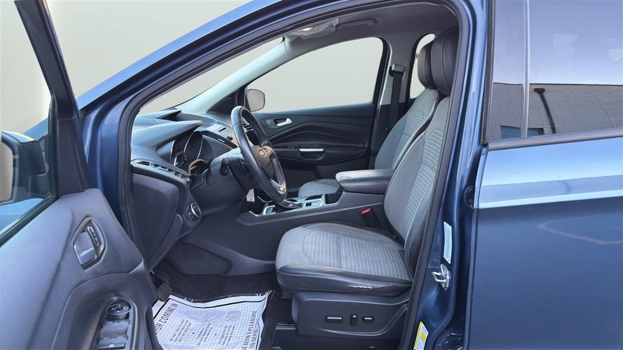 Used 2018 Ford Escape SE w/ SE Sport Appearance Package AWD/4WD image 11