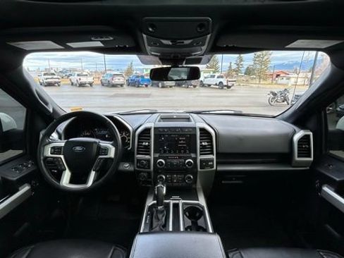 Used 2018 Ford F150 Lariat w/ Equipment Group 502A Luxury AWD/4WD image 15