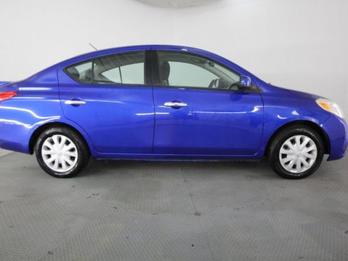Used 2013 Nissan Versa SV w/ Convenience Pkg FWD image 5