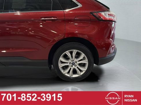 Used 2019 Ford Edge Titanium w/ Equipment Group 301A AWD/4WD image 22