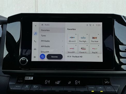 Used 2025 Toyota Camry SE image 30