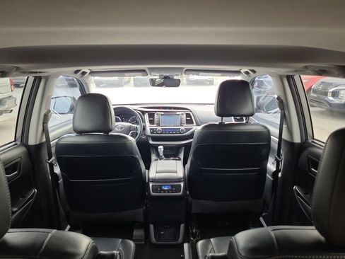 Used 2018 Toyota Highlander SE AWD/4WD image 33