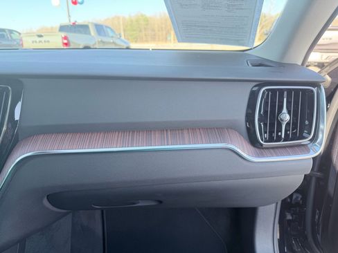 Used 2025 Volvo V60 B5 Cross Country Plus image 18