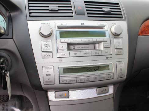 Used 2006 Toyota Solara SLE image 16