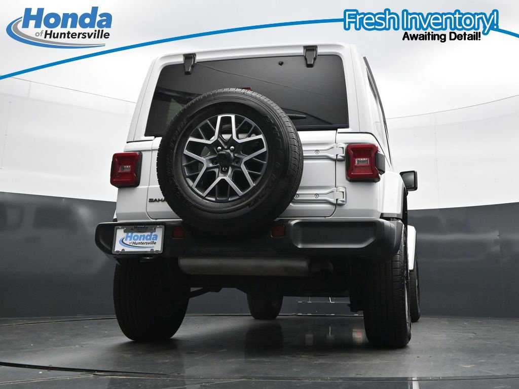 Used 2025 Jeep Wrangler Unlimited Sahara AWD/4WD image 32
