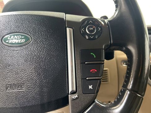 Used 2016 Land Rover LR4 HSE image 25