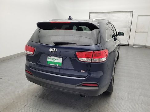 Used 2018 Kia Sorento FWD image 7