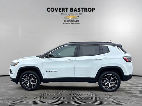 Used 2025 Jeep Compass Limited AWD/4WD image 3