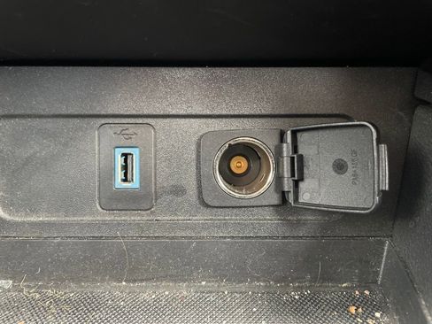 Used 2018 Ford Escape Titanium w/ Ford Safe & Smart Package image 18