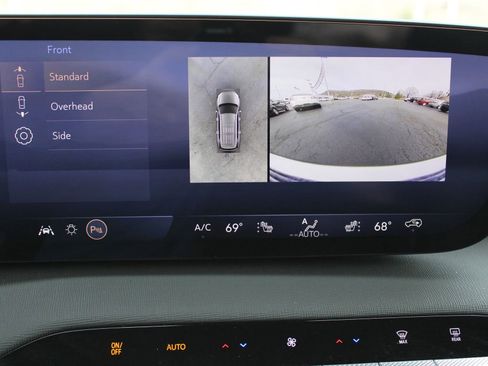 Used 2025 Buick Enclave Preferred image 36