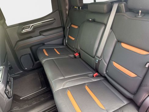 Used 2024 GMC Sierra 1500 AT4 w/ Technology Package image 12