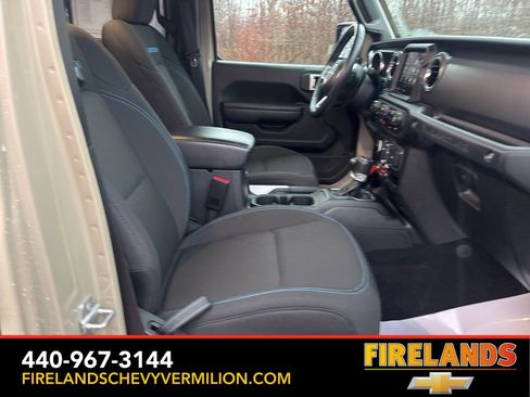 Used 2022 Jeep Wrangler Unlimited Rubicon 4xe w/ Cold Weather Group image 26