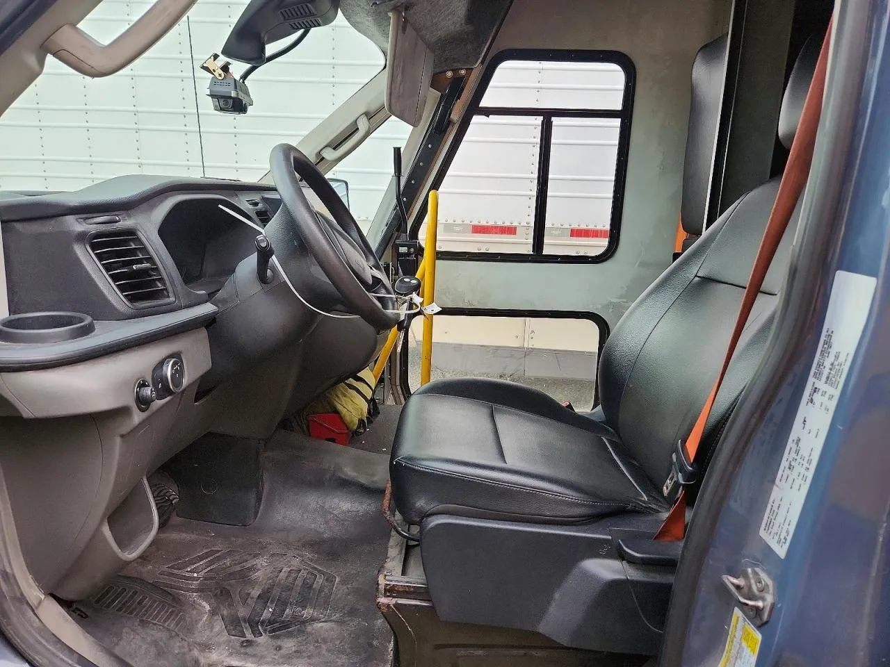 Used 2021 Ford Transit 350 178 DRW RWD image 6