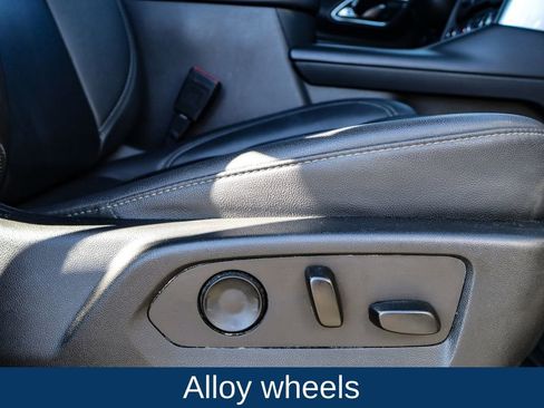 Used 2022 Chevrolet Suburban LT image 31