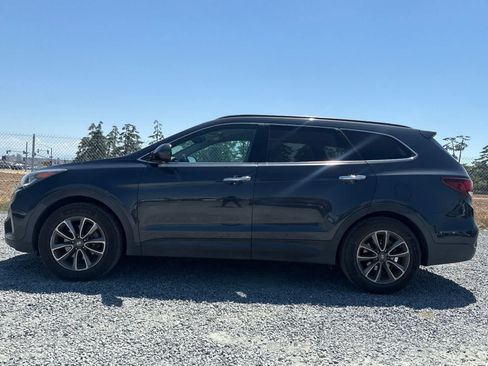 Used 2017 Hyundai Santa Fe SE w/ Cargo Package FWD image 6