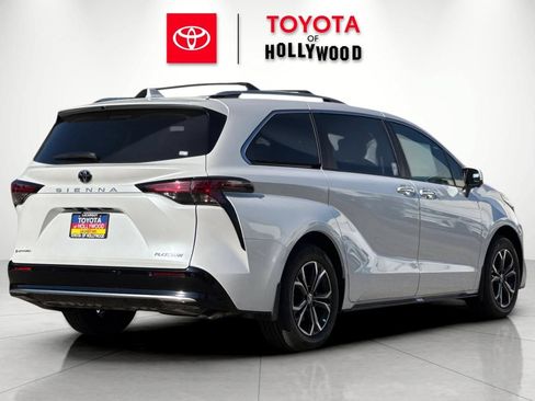 New 2026 Toyota Sienna Platinum AWD/4WD image 4