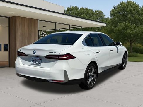 Used 2025 BMW i5 eDrive40i w/ Premium Package RWD image 8