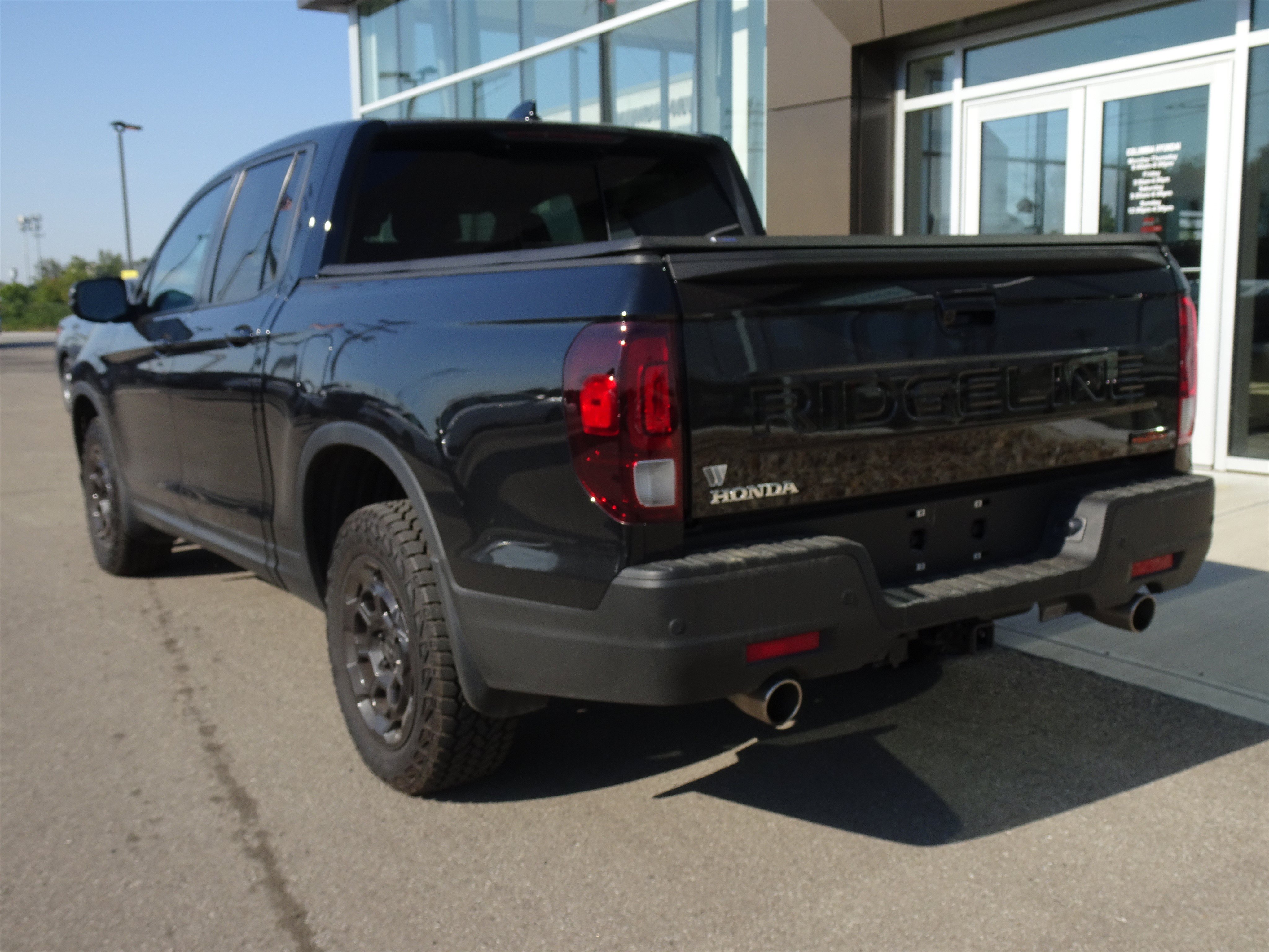 Used 2025 Honda Ridgeline TrailSport+ image 3