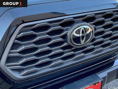 Certified 2022 Toyota Tacoma TRD Off-Road AWD/4WD image 31