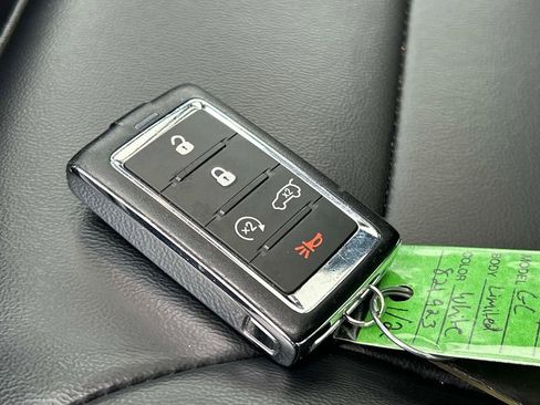 Used 2023 Jeep Grand Cherokee L Limited w/ Black Appearance Package image 10