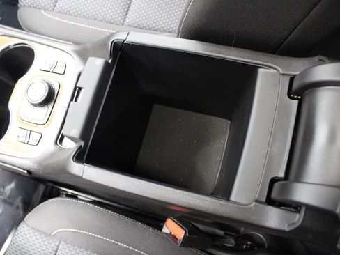 Used 2023 GMC Acadia SLE w/ Driver Convenience Package image 35