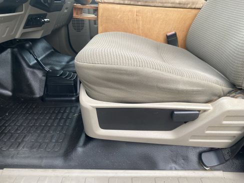 Used 2009 Ford F250 XL image 12