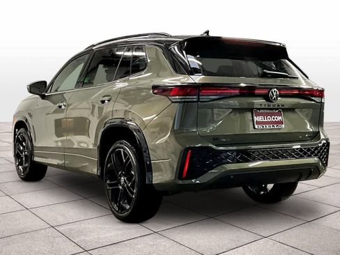 New 2026 Volkswagen Tiguan SE R-Line image 3