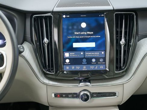 Certified 2023 Volvo XC60 B6 Ultimate w/ Protection Package Premier AWD/4WD image 27