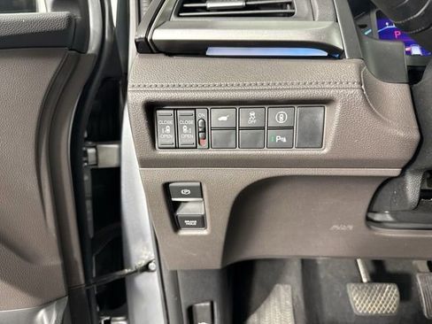 Used 2023 Honda Odyssey Touring image 16