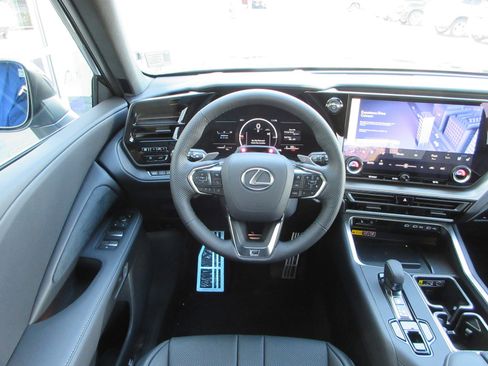 New 2026 Lexus TX 500h AWD image 36