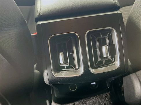 Used 2023 Kia Sorento LX image 24