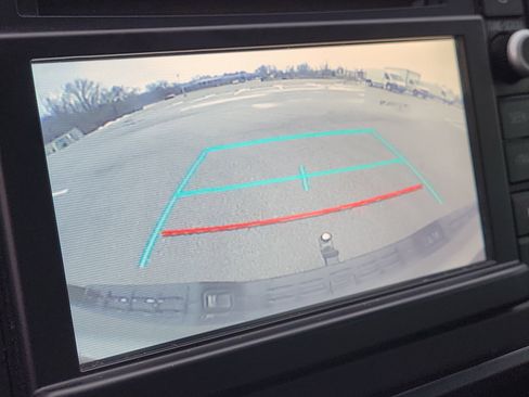 Used 2017 Toyota Tacoma SR image 28