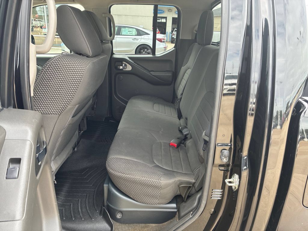 Used 2018 Nissan Frontier PRO-4X AWD/4WD image 25