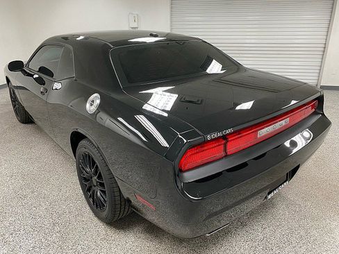 Used 2011 Dodge Challenger 2d Coupe image 7