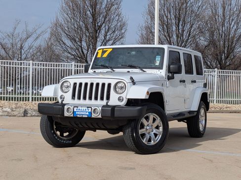 Used 2017 Jeep Wrangler Unlimited Sahara w/ Connectivity Group image 2