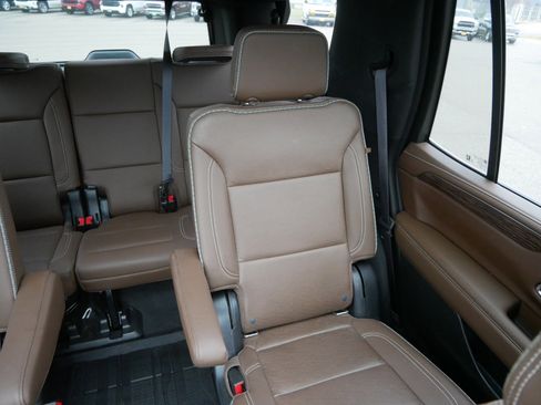 Used 2022 Chevrolet Tahoe High Country image 14